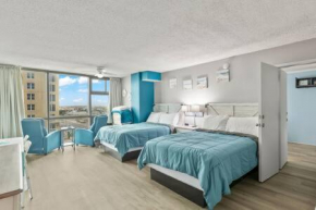 Oceanside Pair-A-Dise - Double Room, Heated Pool & Beach Access, Free Parking
